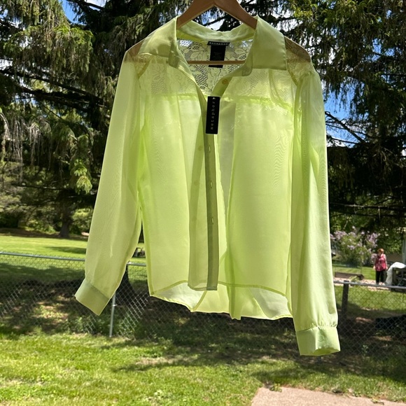 Metaphor Light Yellow Sheer & Lace Blouse Open Back Design Women’s Large NWT - Picture 16 of 16